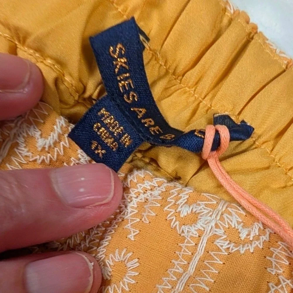 Skies Are Blue Yellow Eyelet Mini Skirt Scalloped Hem Peasant Lined Size 1X - Picture 9 of 9